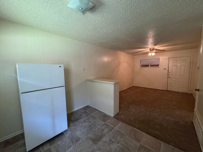 Foto del edificio - 808 Safady Ave