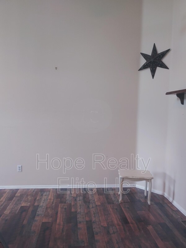 Building Photo - 4867 Bluestem Dr