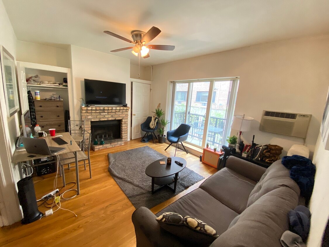 Primary Photo - 519 W Deming Pl