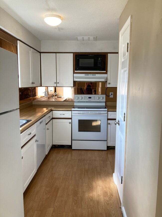 1500 Cambridge Dr Unit 1500, Windsor, CT 06095 Condo for Rent in