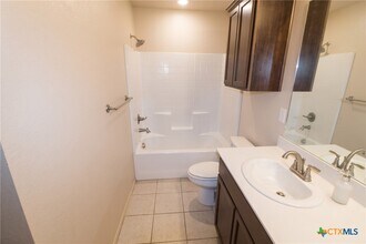 Building Photo - 1705 Montell St