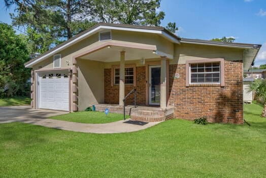 Foto del edificio - $250 Off Your Second Month's Rent + $250 Referral Bonus | Student-Friendly 3BR Home Minutes from ...