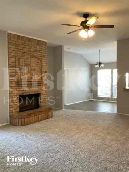 Building Photo - 729 Dema Ln