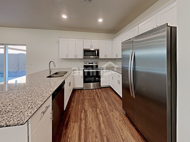 Foto del edificio - 638 W Harbor Dr