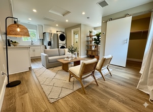 Building Photo - 874-876 N Orange St