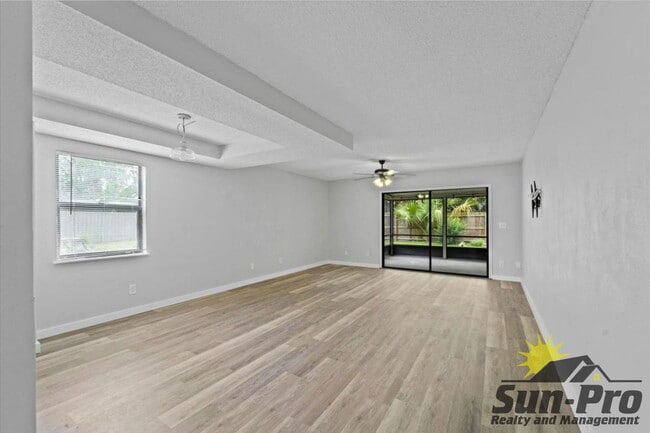 Foto del edificio - 3960 Oak Trail Run