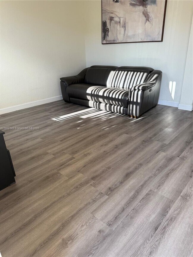 Foto del edificio - 10948 W 32nd Ln