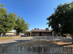 Building Photo - 228 W Teapot Dome Ave