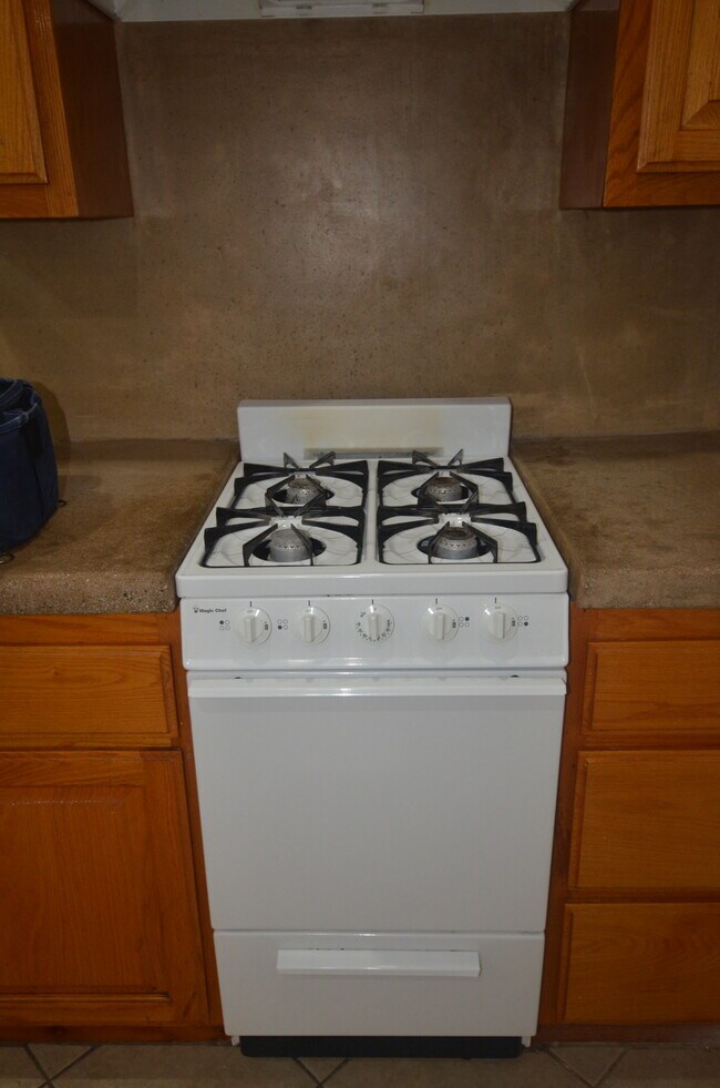 Foto del edificio - 19201 Strathern St