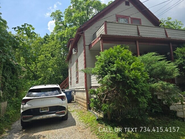 Foto del edificio - 110 E Summit-