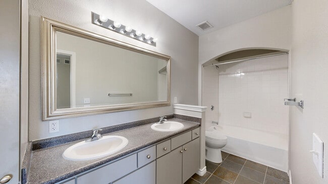 Interior Photo - Ridge at Blue Hills