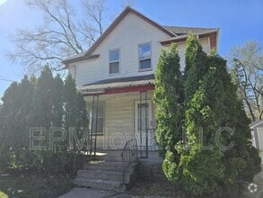 Building Photo - 122 Newell St