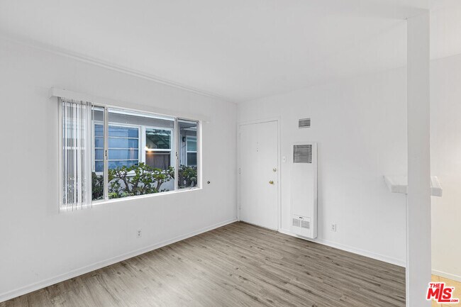 Foto del edificio - 11842 Venice Blvd.