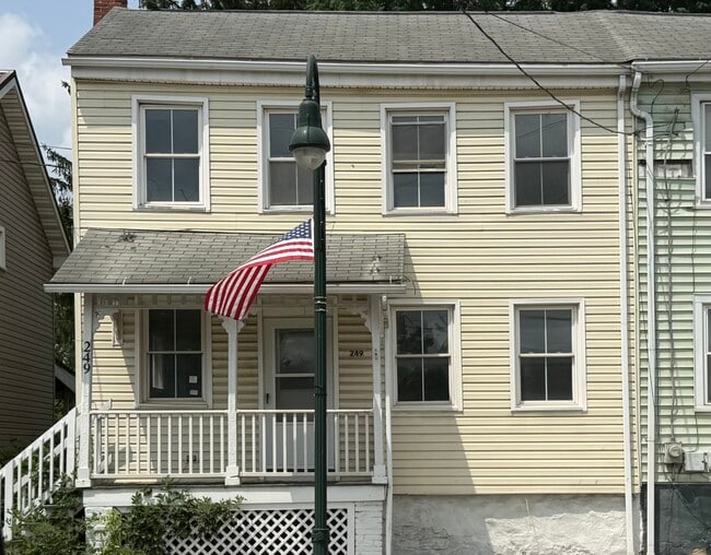 Building Photo - 249 Broad St