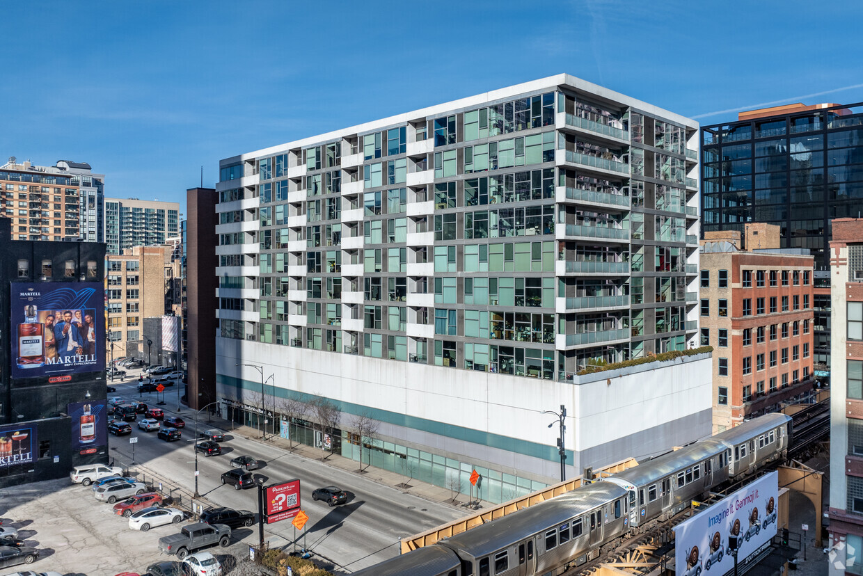 Primario - SIX30 North Franklin Condos