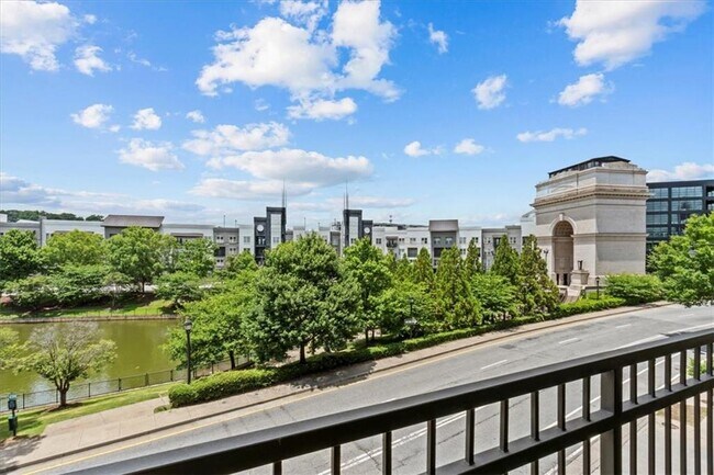 Foto del edificio - 390 17th St NW