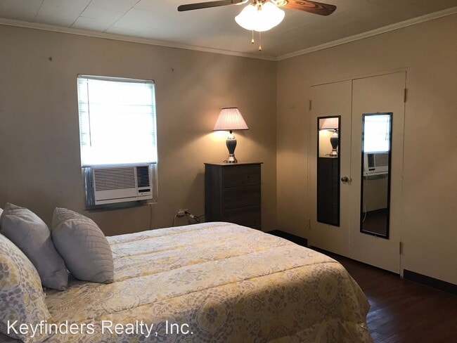 Building Photo - 2 br, 2 bath House - 610 St. Peters Alley