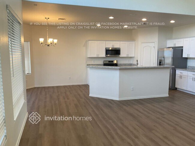 Building Photo - 8620 S 10th Ln