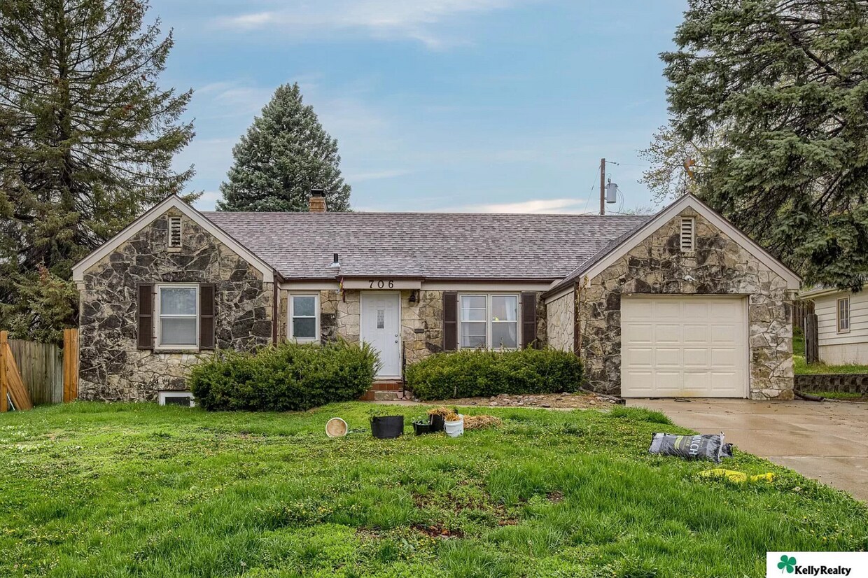 Foto principal - 706 N 72nd St