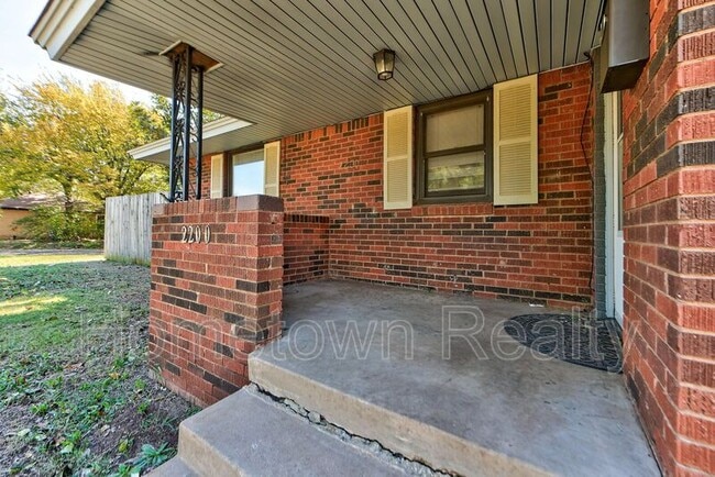 Photo - 2200 Downing St House