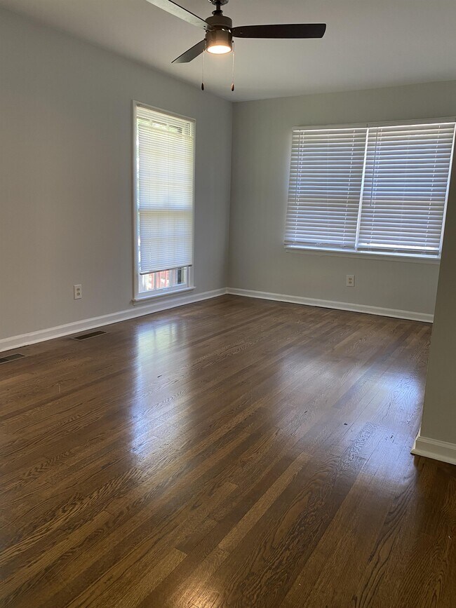 Foto del edificio - 2211 Linde St NW