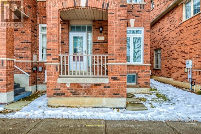 Photo du bâtiment - 83 Bur Oak Ave