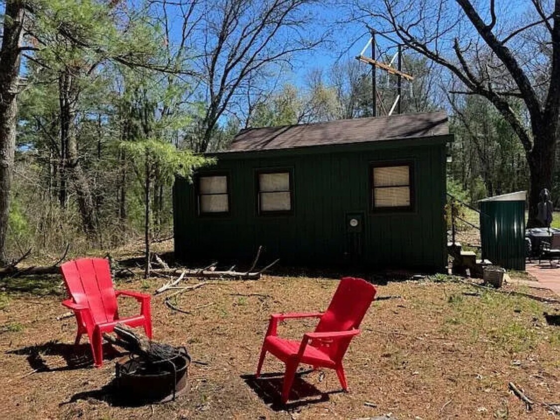 Foto principal - FULLY FURNISHED 1 Bed / 1 Bath Cabin locat...