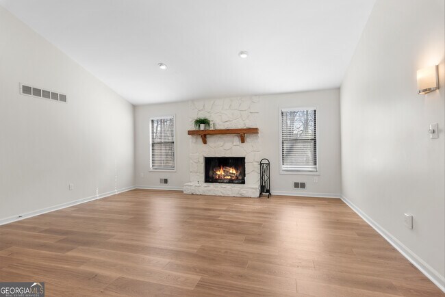 Foto del edificio - 608 Ann Ct