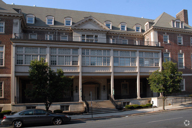 Foto del edificio - Senior Apartments at the Wyomissing Club