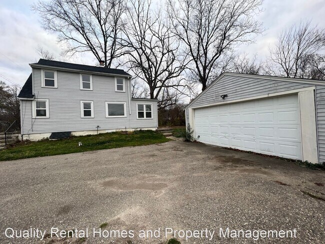 Building Photo - 3 br, 1.5 bath House - 1038 Harding Dr