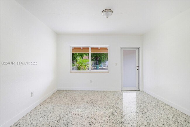 Foto del edificio - 1202 NW 34th St