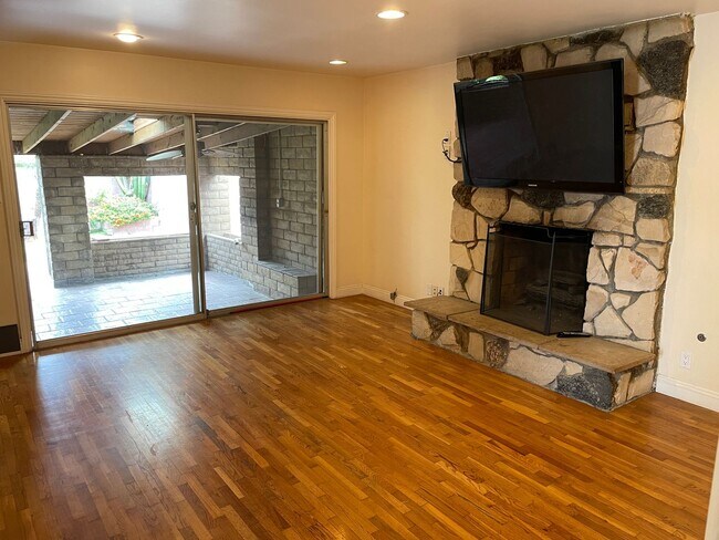 Foto del edificio - California Ranch Home in the Heart of Lomita