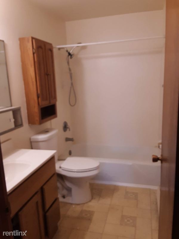 Building Photo - 2 br, 1 bath Apartment - 224 Bird St E Unit E