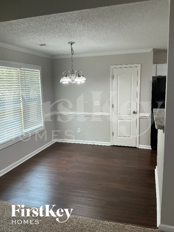 Building Photo - 3349 Meadovista Dr