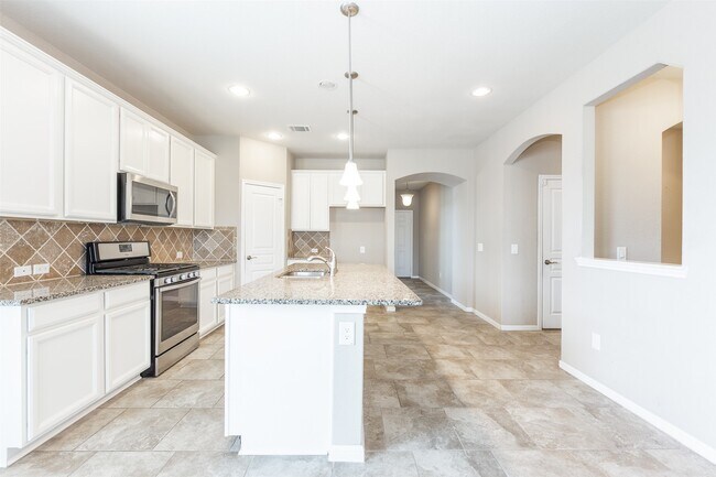 Building Photo - 5302 Silver Ledge Dr