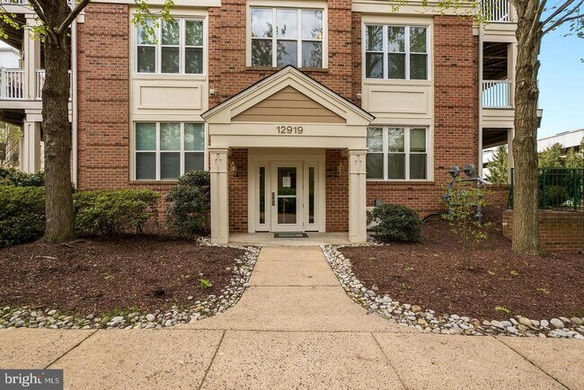 Building Photo - 12919 Alton Square