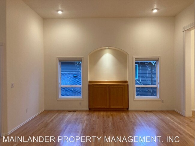 Building Photo - 4 br, 3.5 bath House - 9505 NW FLEISCHNER ST