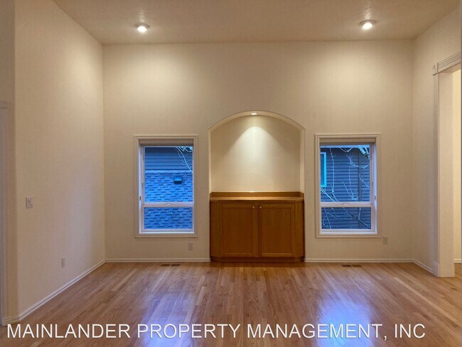 Foto del edificio - 4 br, 3.5 bath House - 9505 NW FLEISCHNER ST