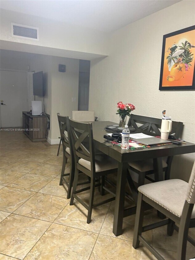 Foto principal - 8401 SW 107th Ave