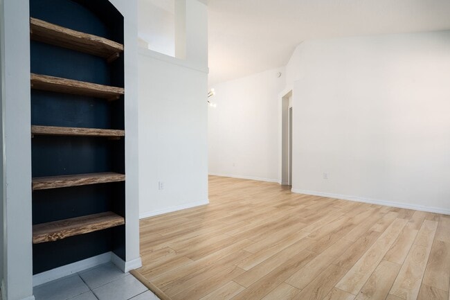 Building Photo - Wonderful