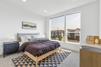 Building Photo - Westland Townhomes