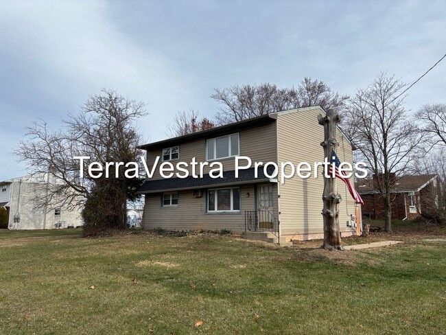 Photo - 212 Woodlawn Ave Apartment