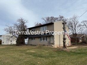 Building Photo - 212 Woodlawn Ave