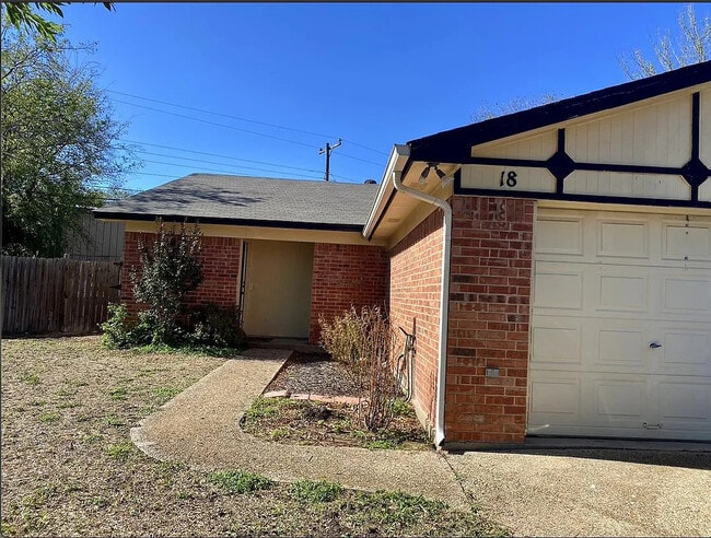 Front Garage - 11918 Metmora Ct