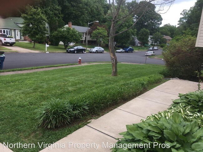 Building Photo - 9219 Claytonia Ln