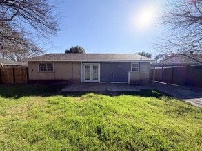 Building Photo - 1307 Janann Ave