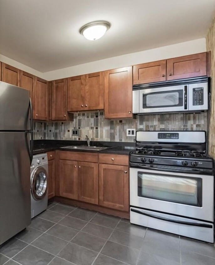 Primary Photo - NEWLY AVAILABLE - RENOVATED 2 BR UNIT IN T...