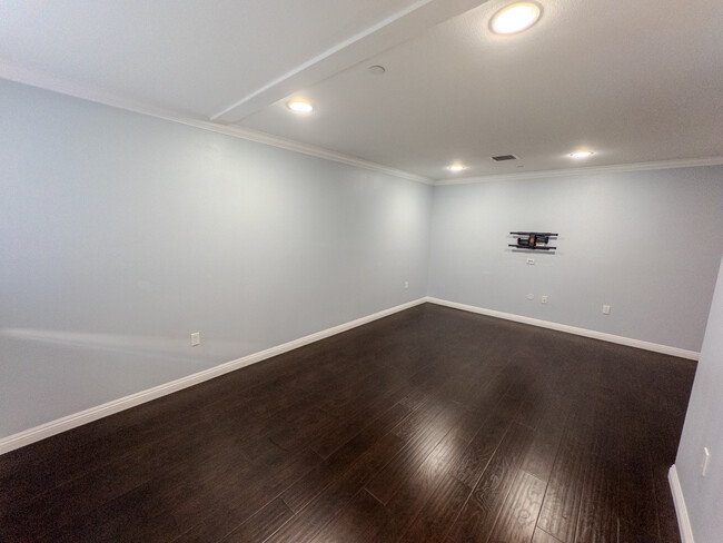 Living room - 948 N Beaudry Ave