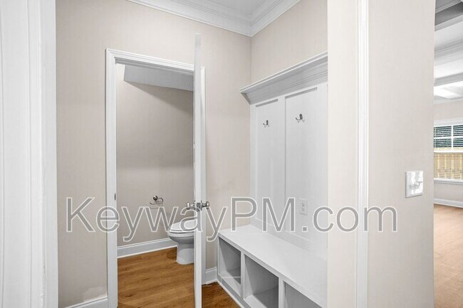 Foto del edificio - 3079 Venetian Dr