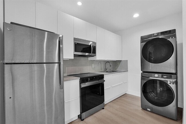 Foto del edificio - 19 NE 48th St